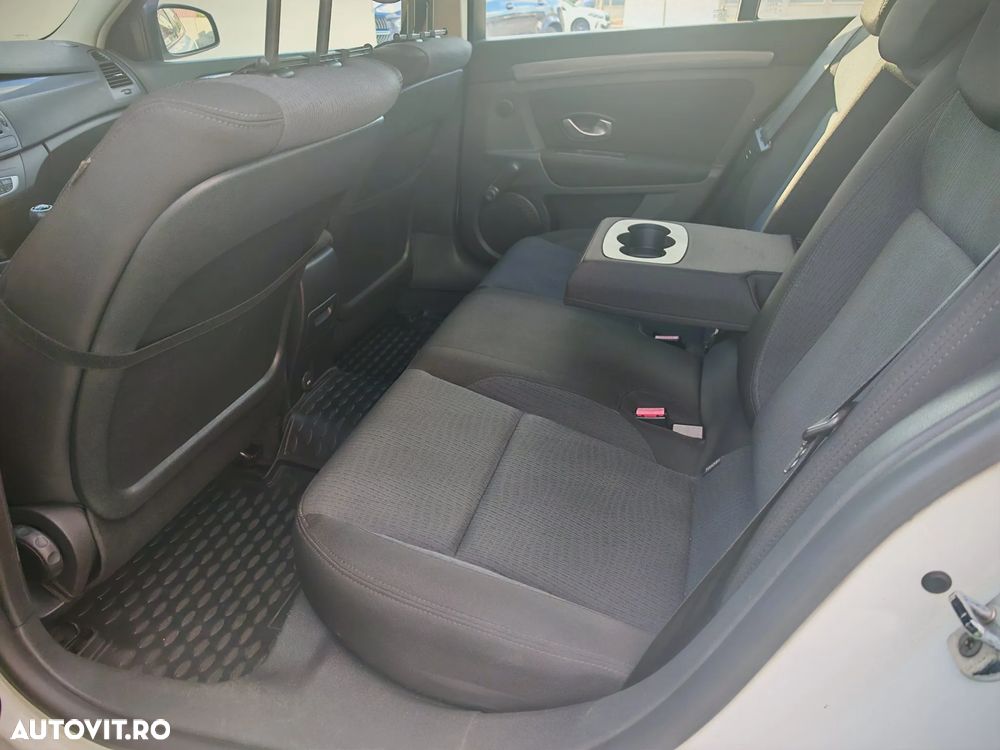 Renault Laguna dCi 110 FAP Dynamique - 9