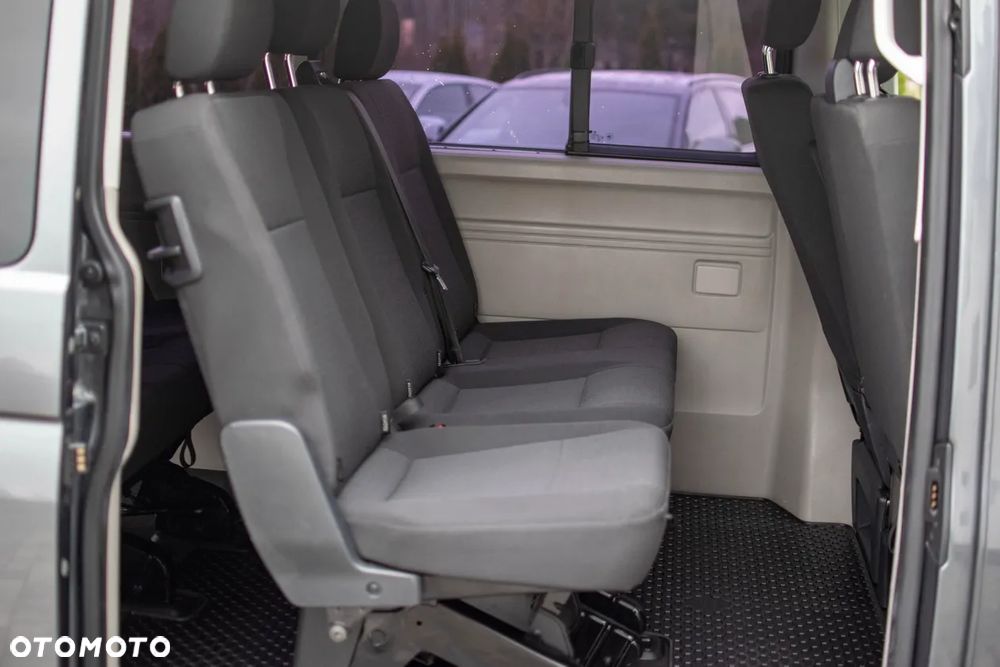 Volkswagen Caravelle - 30