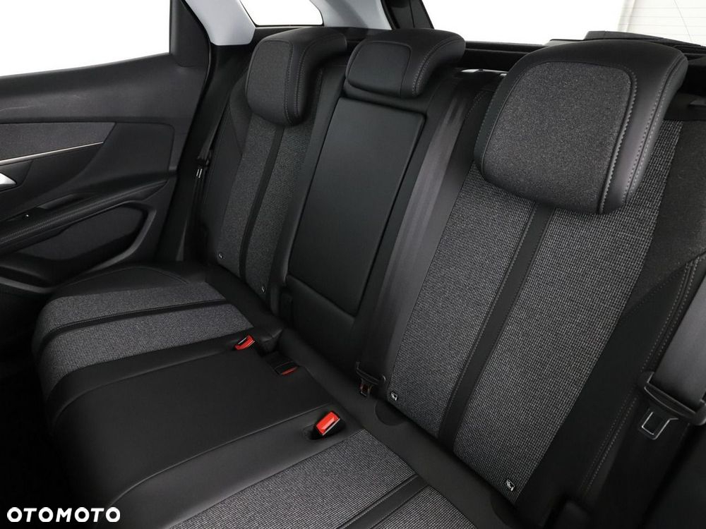 Peugeot 3008 1.2 PureTech Allure - 18