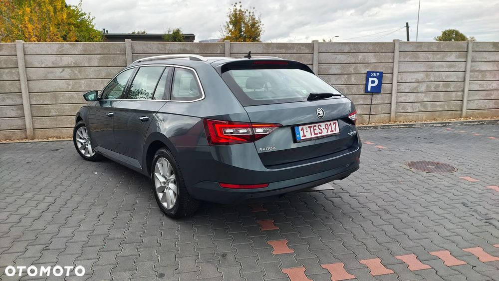 Skoda Superb 2.0 TDI Premium Edition - 21