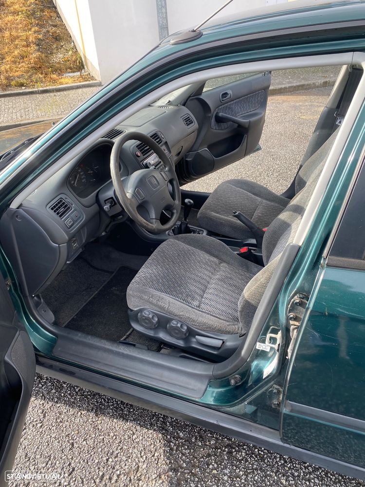 Honda Civic 1.4i S - 8