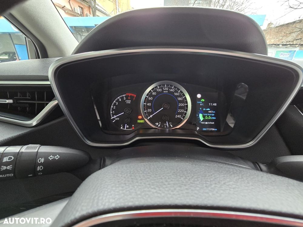 Toyota Corolla ver-1-8-hsd-business - 13