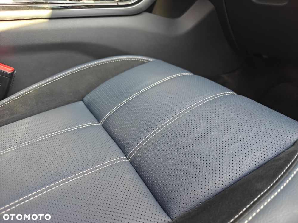 Land Rover Range Rover Velar 3.0 D300 mHEV R-Dynamic - 23