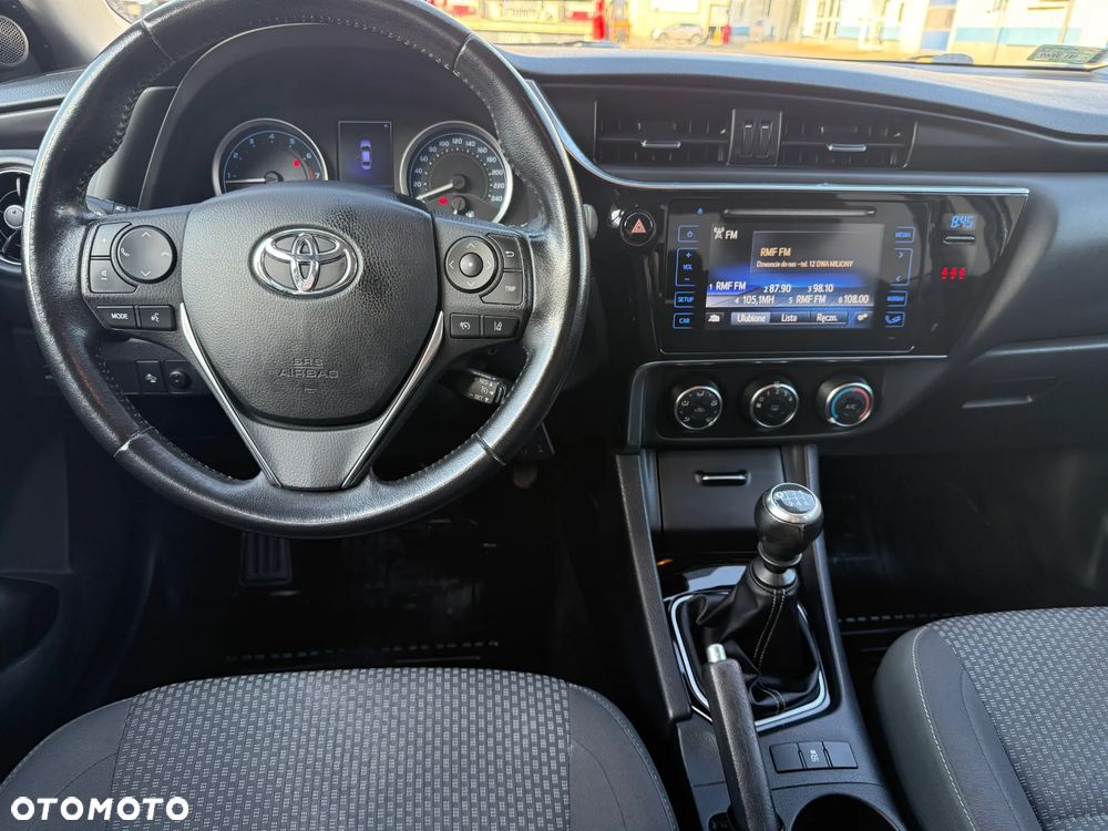 Toyota Corolla 1.6 Comfort - 19