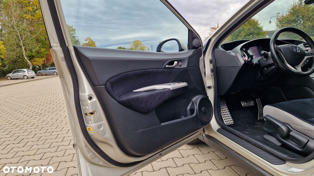 Honda Civic 1.8i-VTEC Automatik Sport - 24