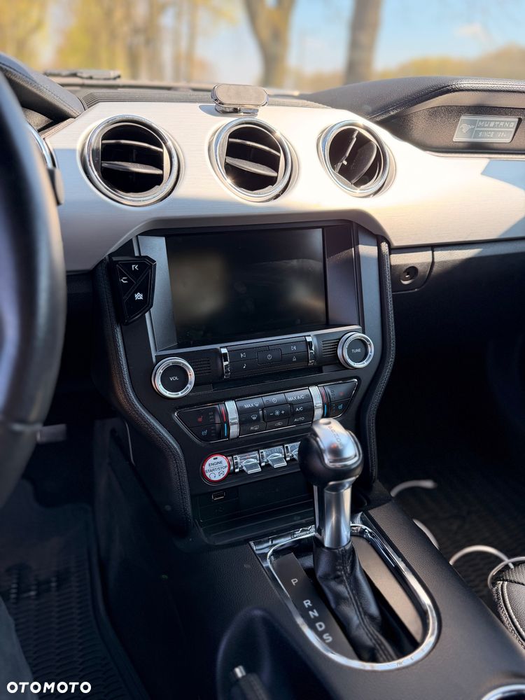 Ford Mustang 5.0 V8 GT - 14