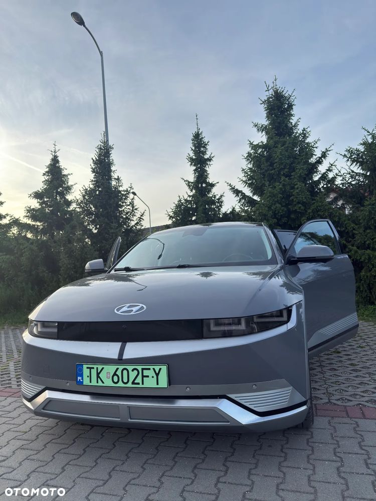 Hyundai IONIQ 5 - 5