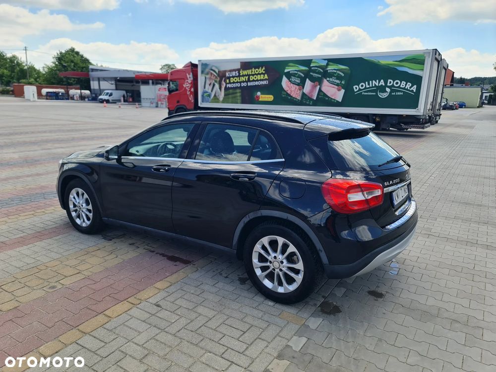 Mercedes-Benz GLA - 11