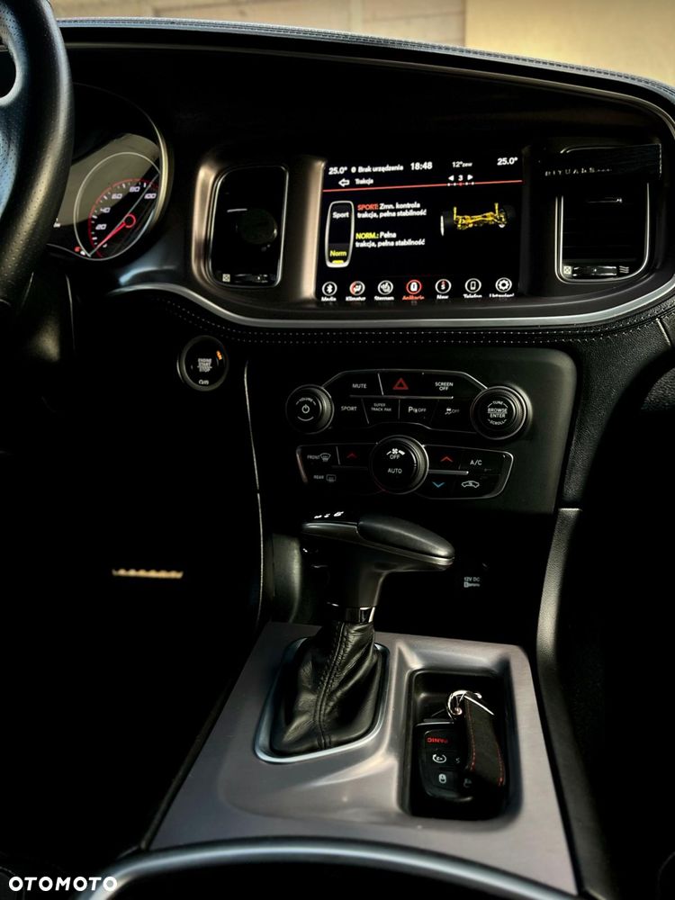 Dodge Charger 5.7 R/T - 24