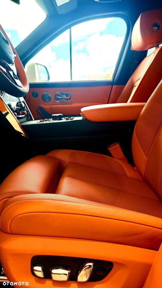 Rolls-Royce Cullinan - 24