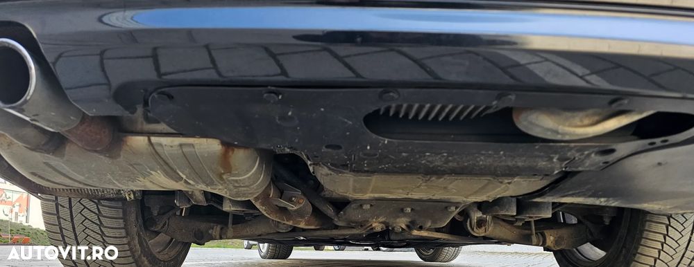 BMW Seria 5 525d xDrive - 36