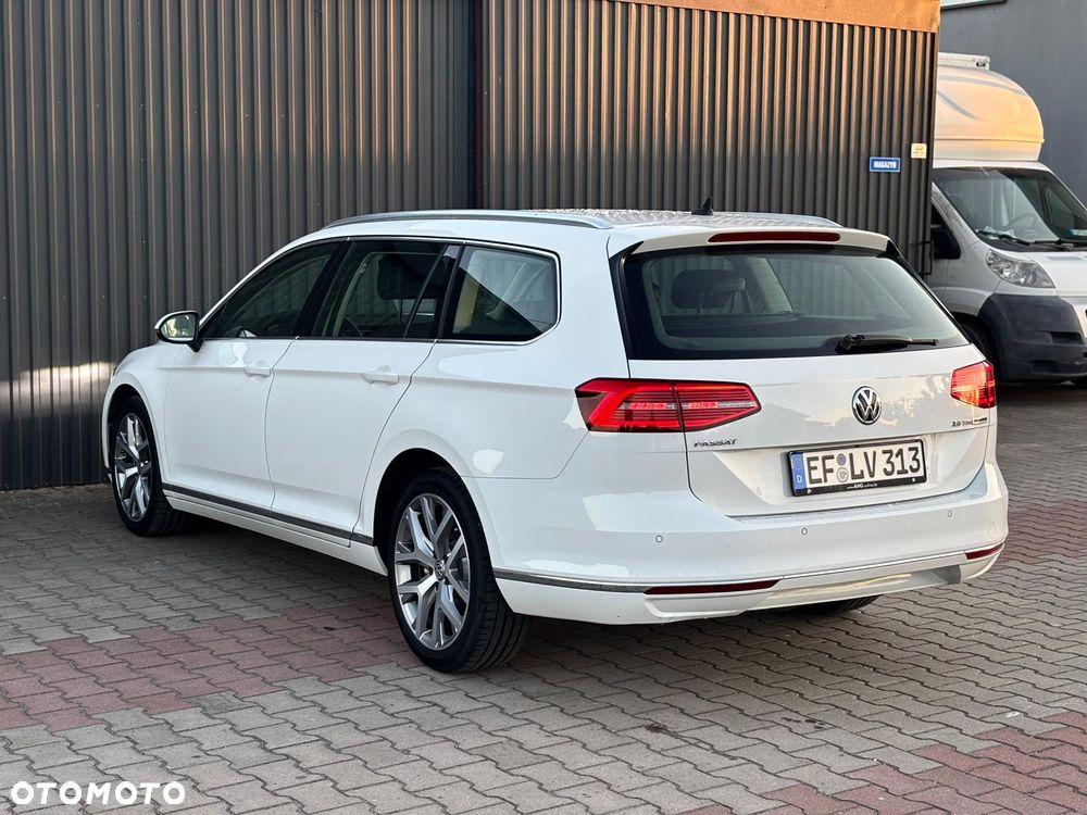 Volkswagen Passat 2.0 TDI (BlueMotion Technology) DSG Highline - 8