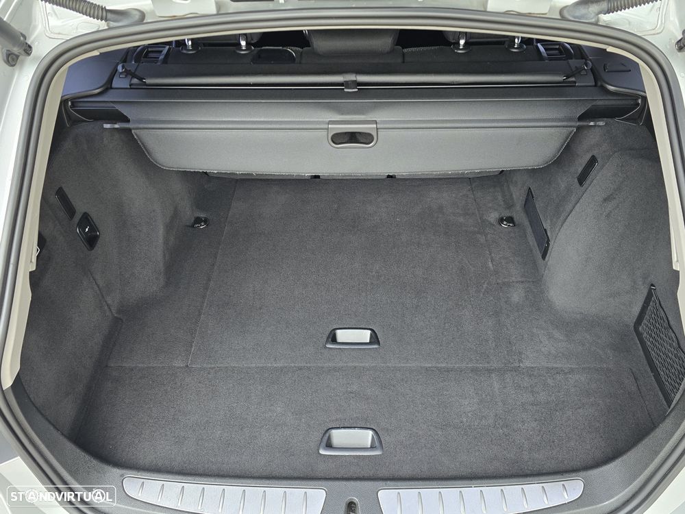 BMW 318 d Sport Line - 24