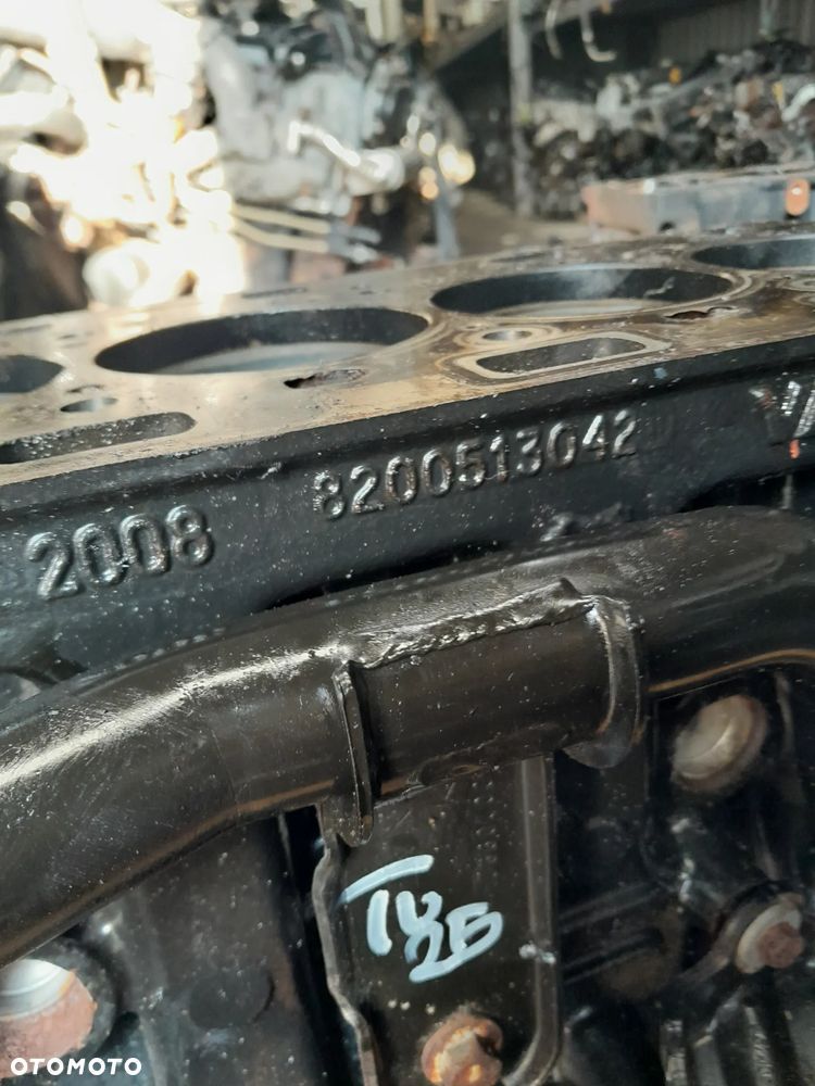 Blok silnika Renault Trafic 2.5 DCI 09r - 3