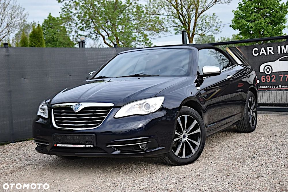 Chrysler 200 - 1