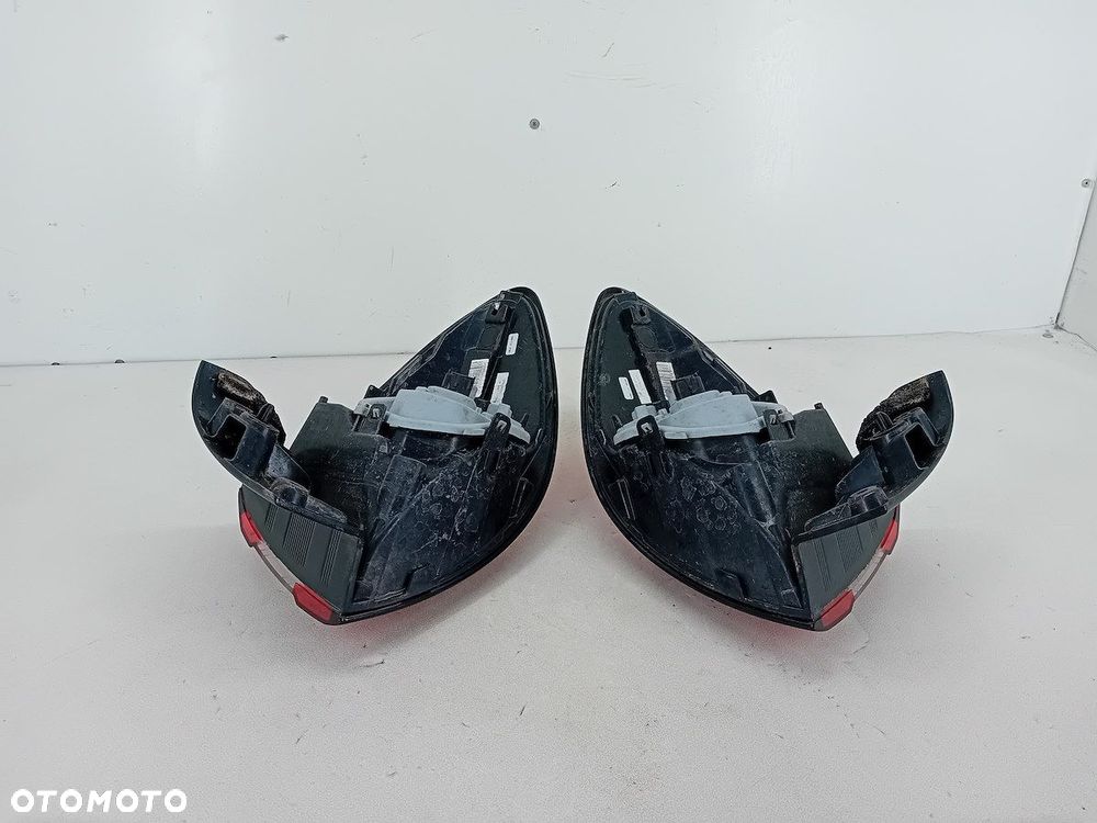 LAMPY TYŁ KOMPLET RENAULT CAPTUR 265502731R  265558548R - 2