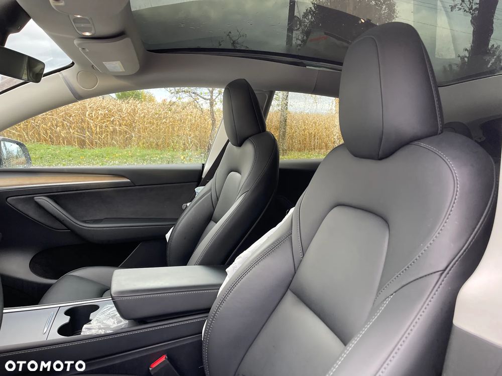 Tesla Y Model RWD - 19