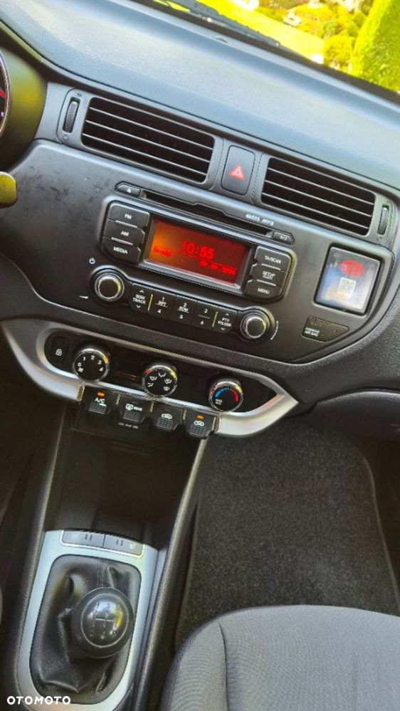 Kia Rio - 21