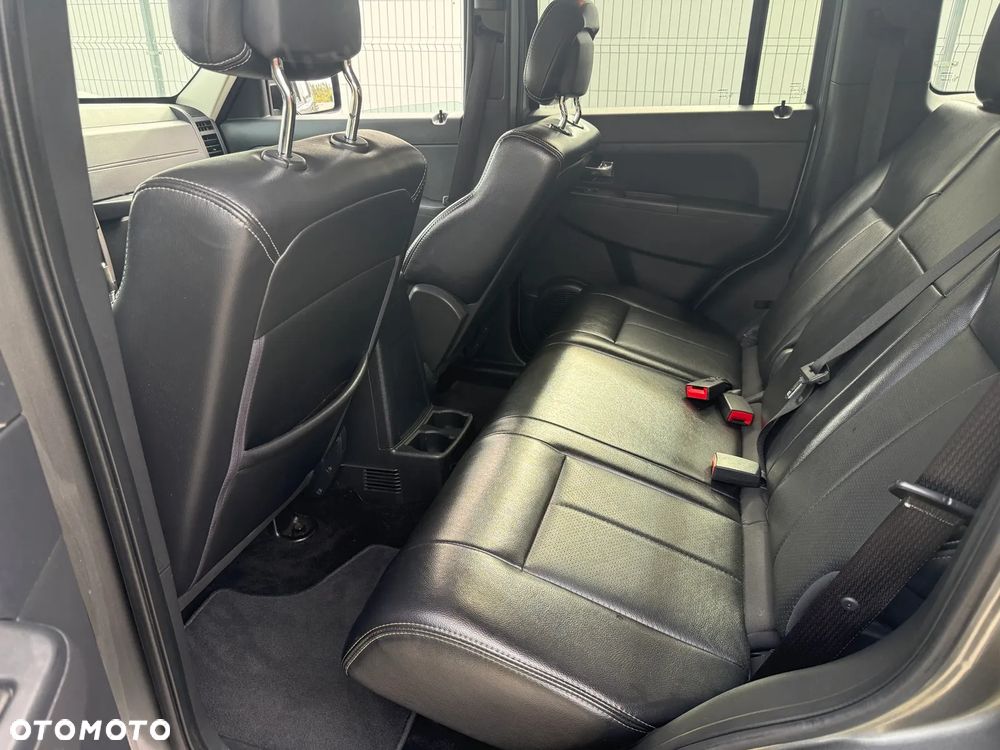 Jeep Liberty 3.7 4x4 - 11