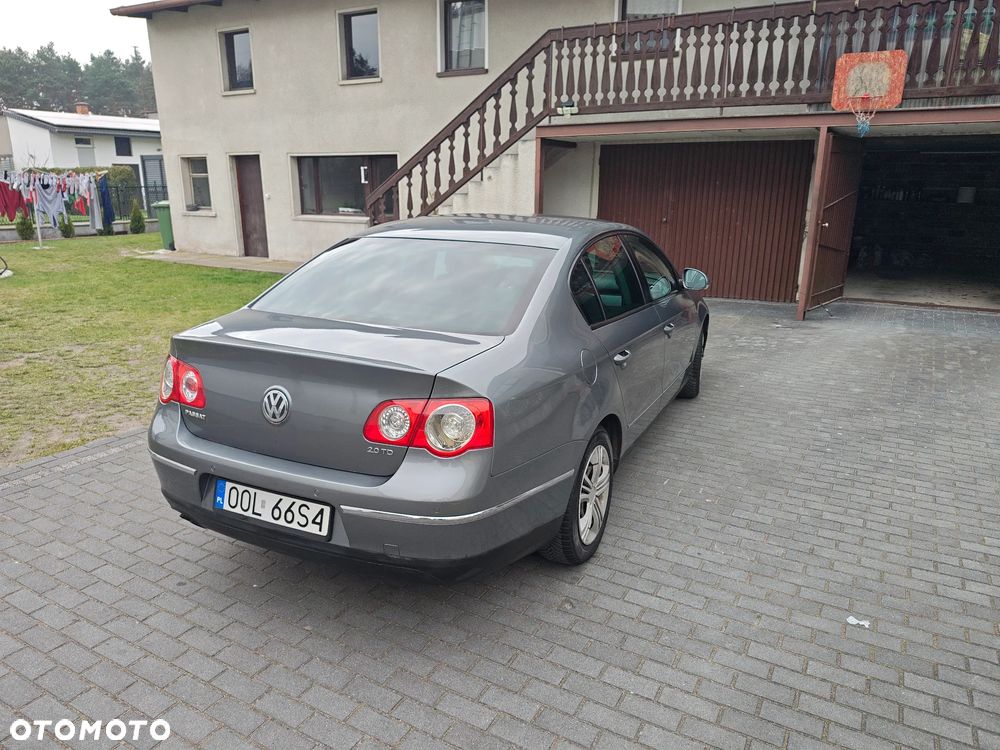 Volkswagen Passat 2.0 TDI DPF Sportline - 4