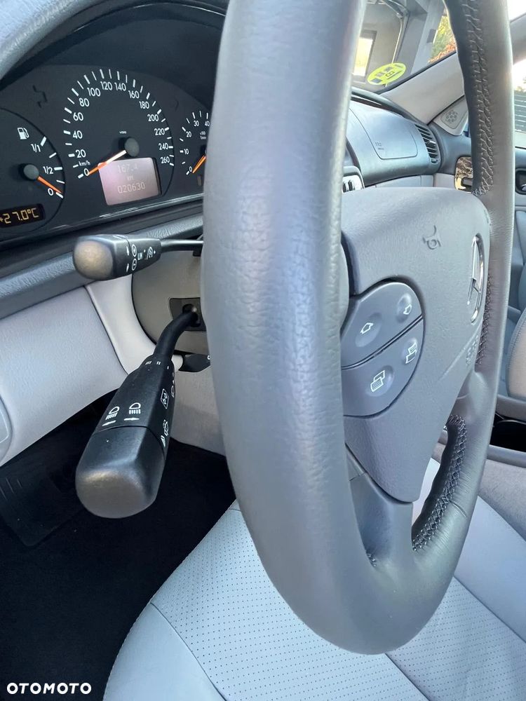 Mercedes-Benz CLK 320 - 24