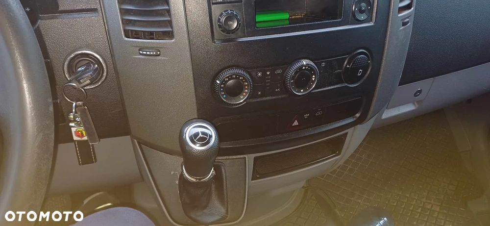Mercedes-Benz Sprinter 519 - 13