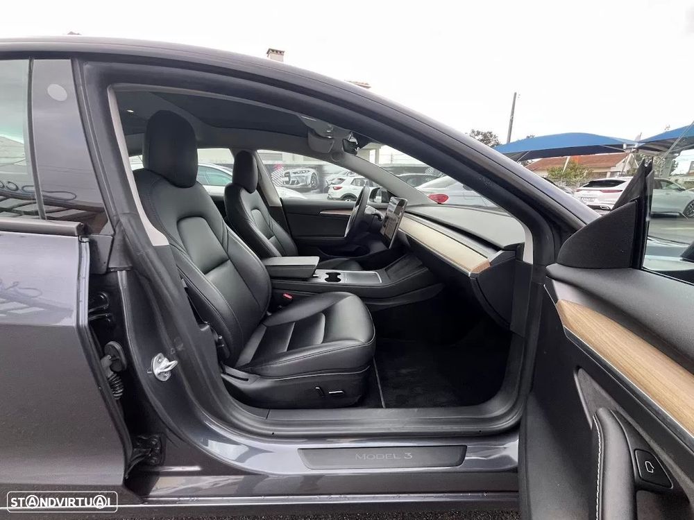 Tesla Model 3 Long Range Tração Traseira - 23