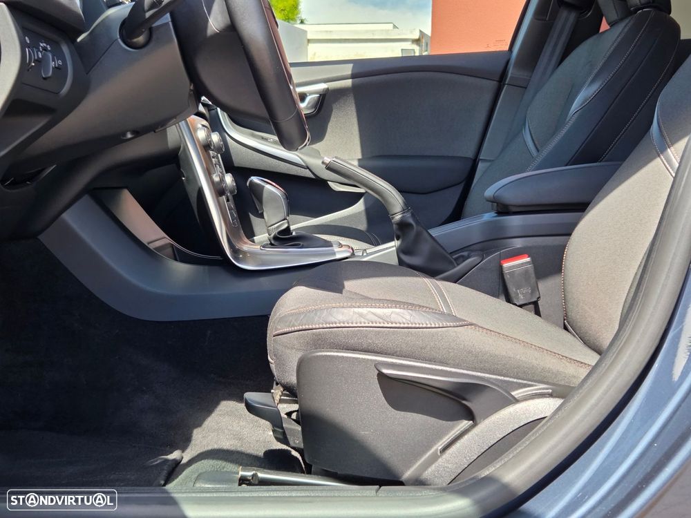 Volvo V40 Cross Country 1.5 T3 Pro Geartronic - 16