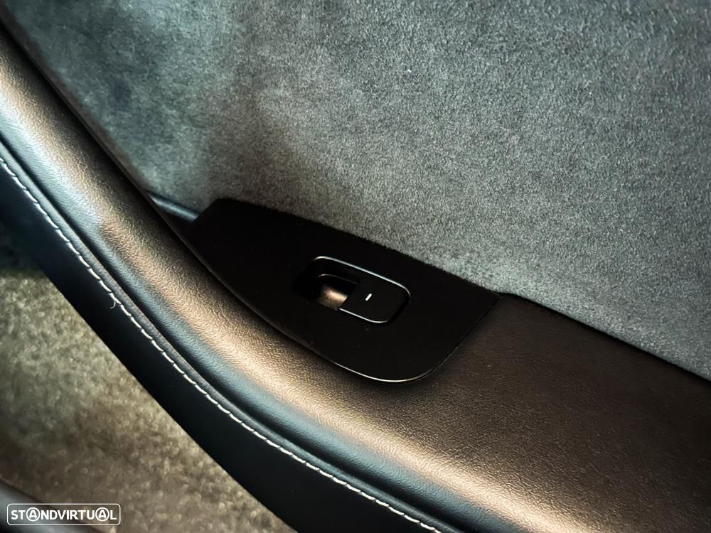 Tesla Model Y Long Range Dual Motor AWD - 24