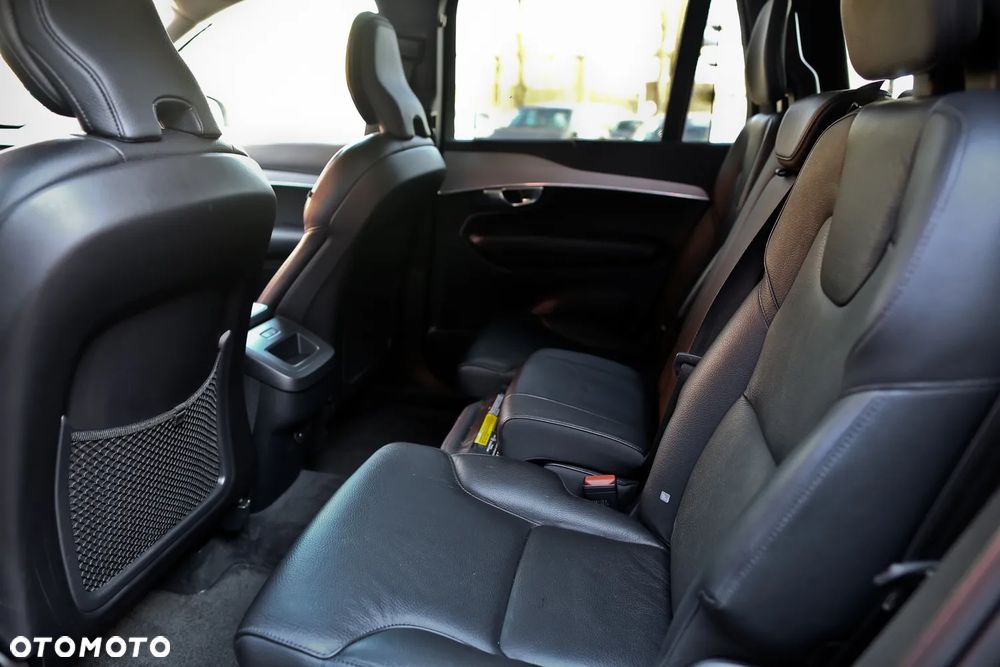 Volvo XC 90 B5 D AWD R-Design 7os - 26