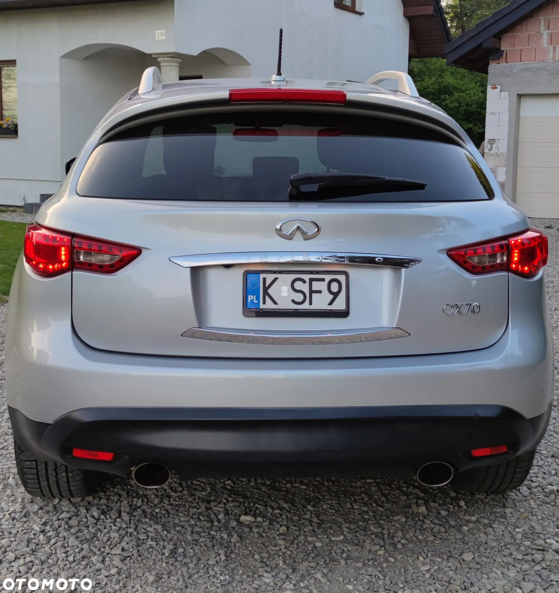 Infiniti QX70 3.7 GT - 4