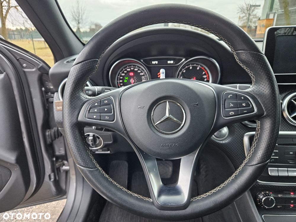 Mercedes-Benz Klasa A 180 7G-DCT StreetStyle - 14