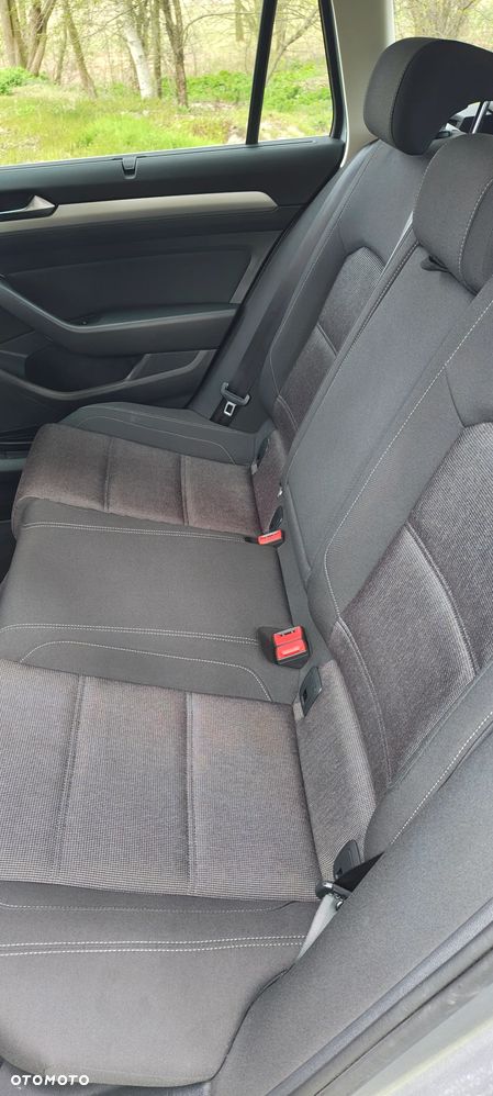 Volkswagen Passat 2.0 TDI (BlueMotion Technology) Comfortline - 16