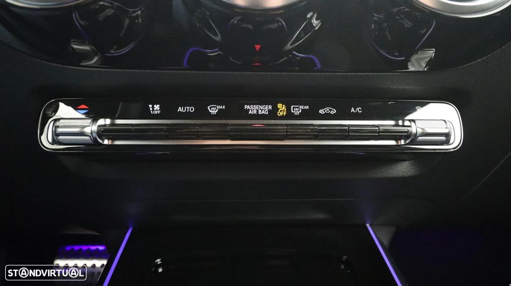 Mercedes-Benz GLA 180 d AMG Line - 22