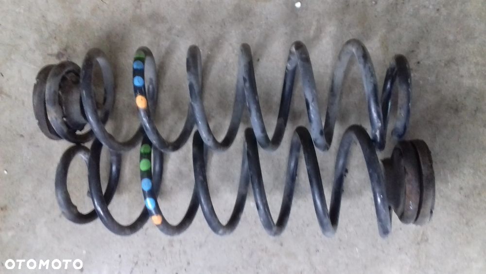 sprężyna tył tylna kombi Fabia II 1.6 TDI CAYC - 1