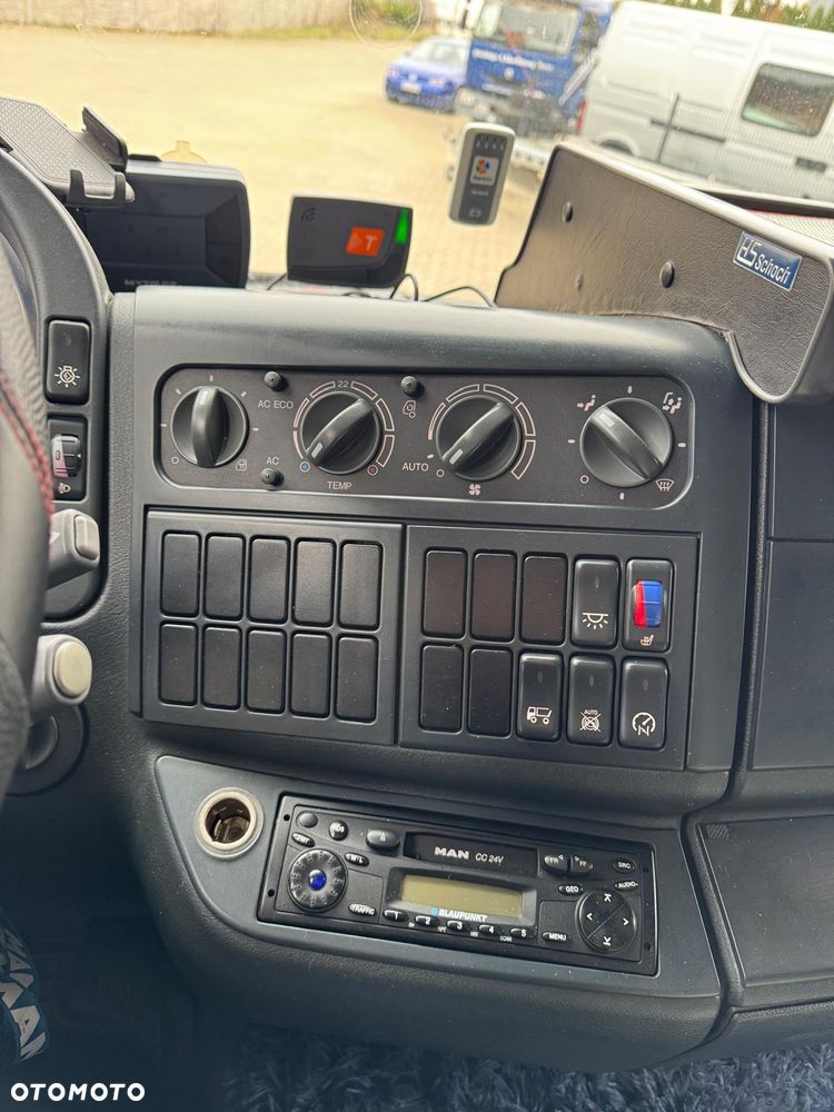 MAN TGL 8.240 4x2 BL - 17