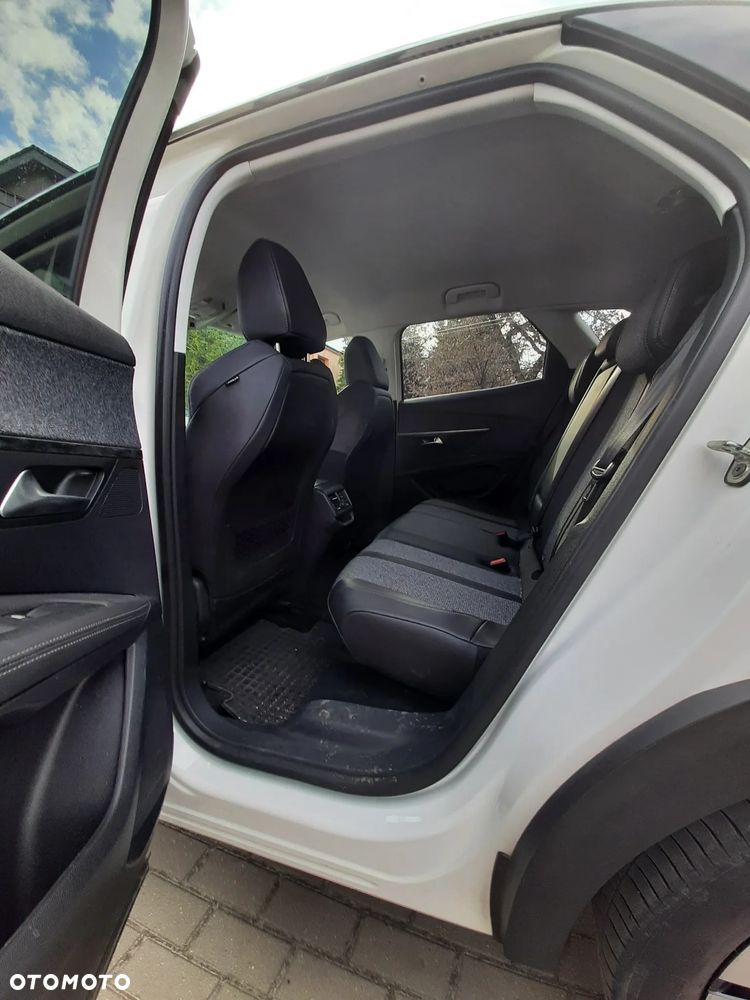 Peugeot 3008 1.2 PureTech Allure S&S - 6