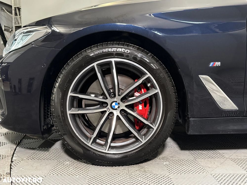 BMW Seria 5 520i AT MHEV - 14