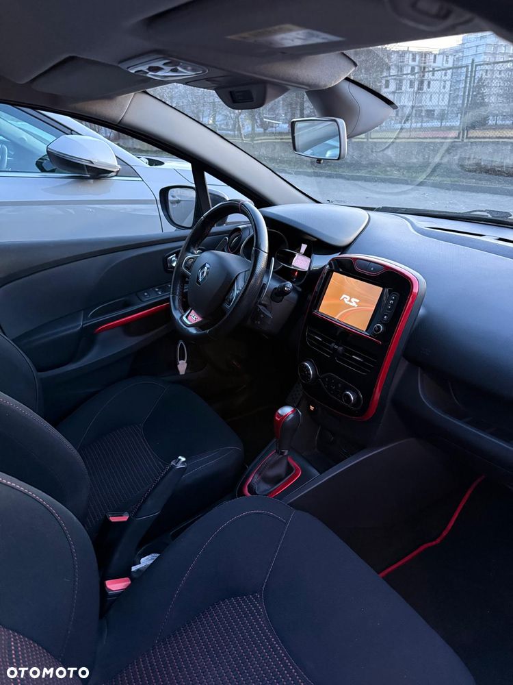 Renault Clio TCe 220 EDC R.S Trophy - 11