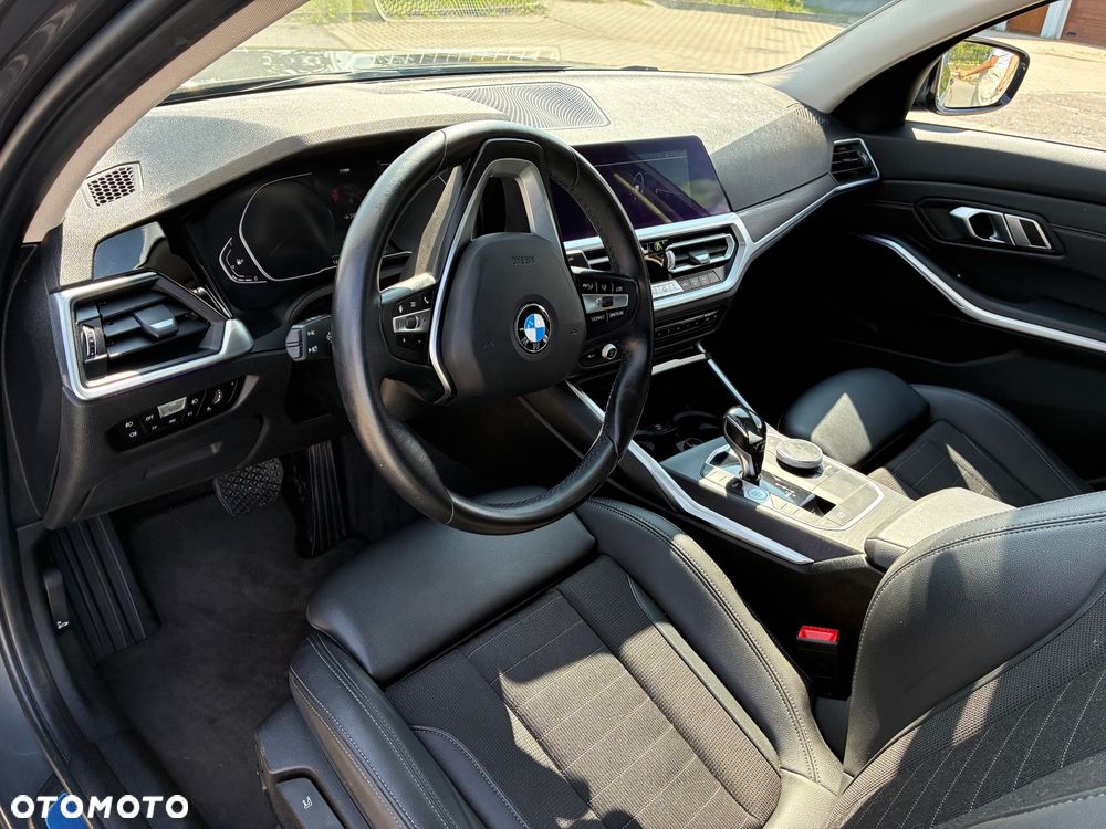 BMW Seria 3 318i Sport Line - 8