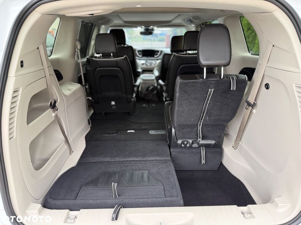 Chrysler Pacifica - 24