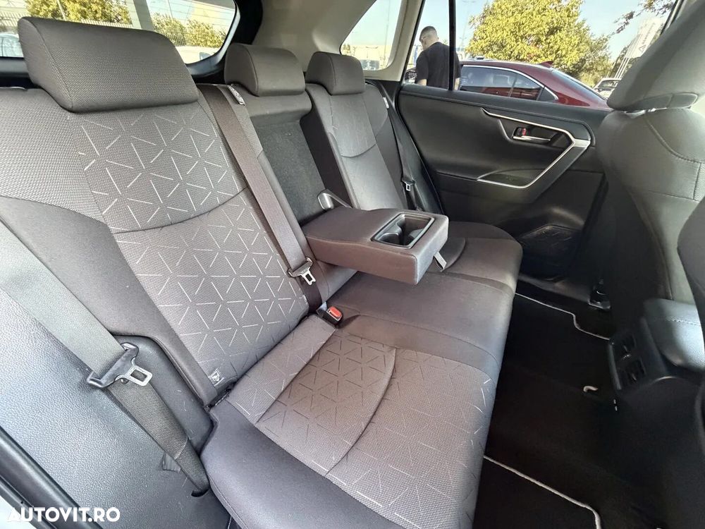 Toyota RAV4 - 13