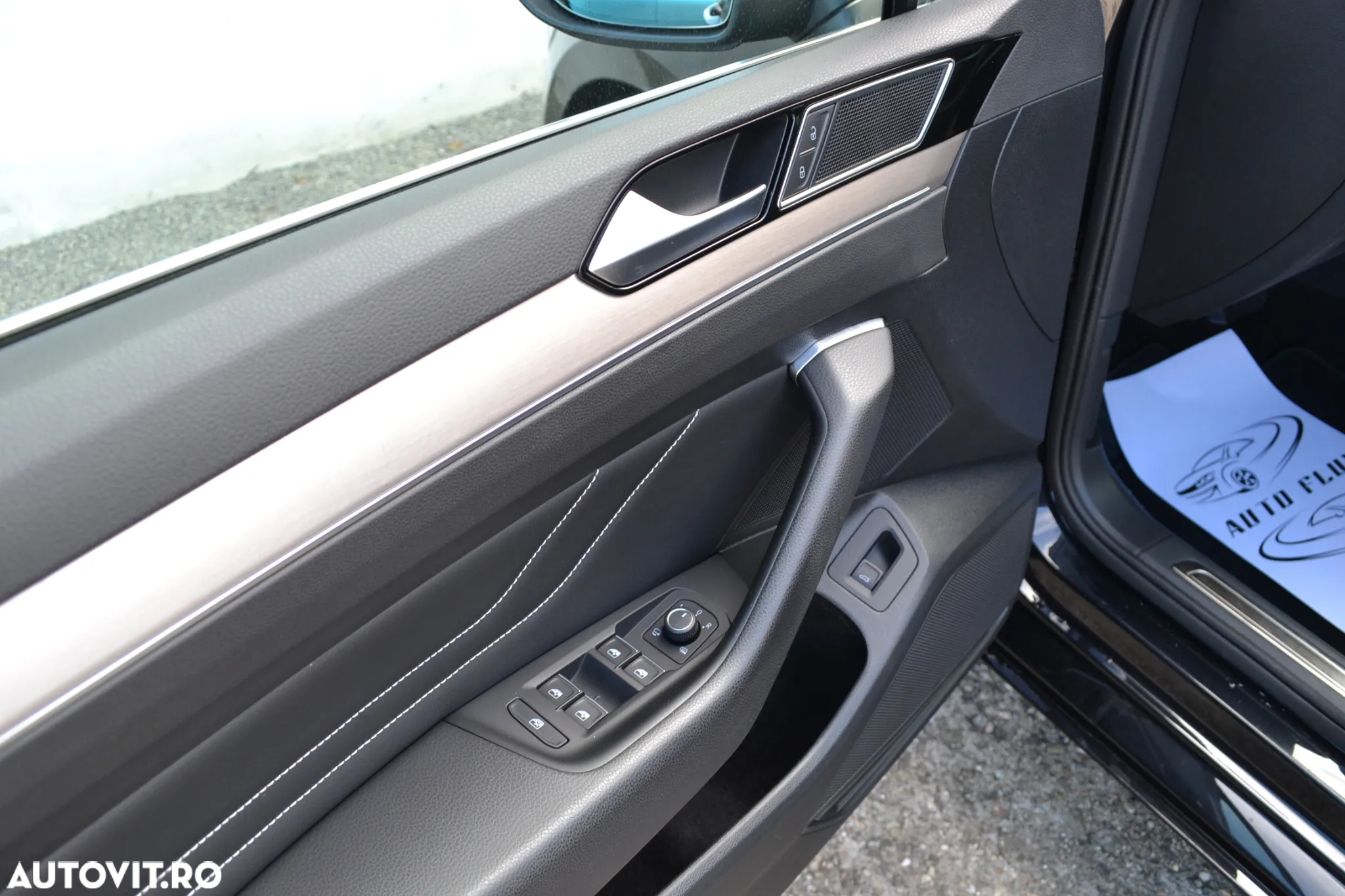 Volkswagen Passat Variant 2.0 TDI DSG Highline - 8