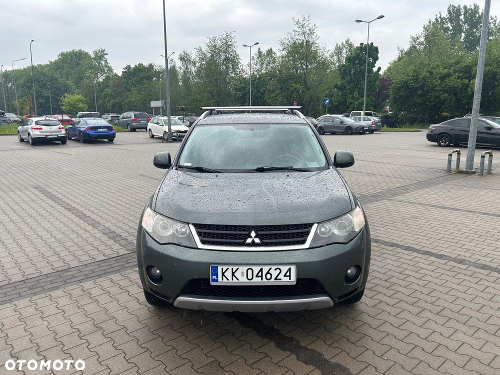 Mitsubishi Outlander 3.0 V6 XLS - 2