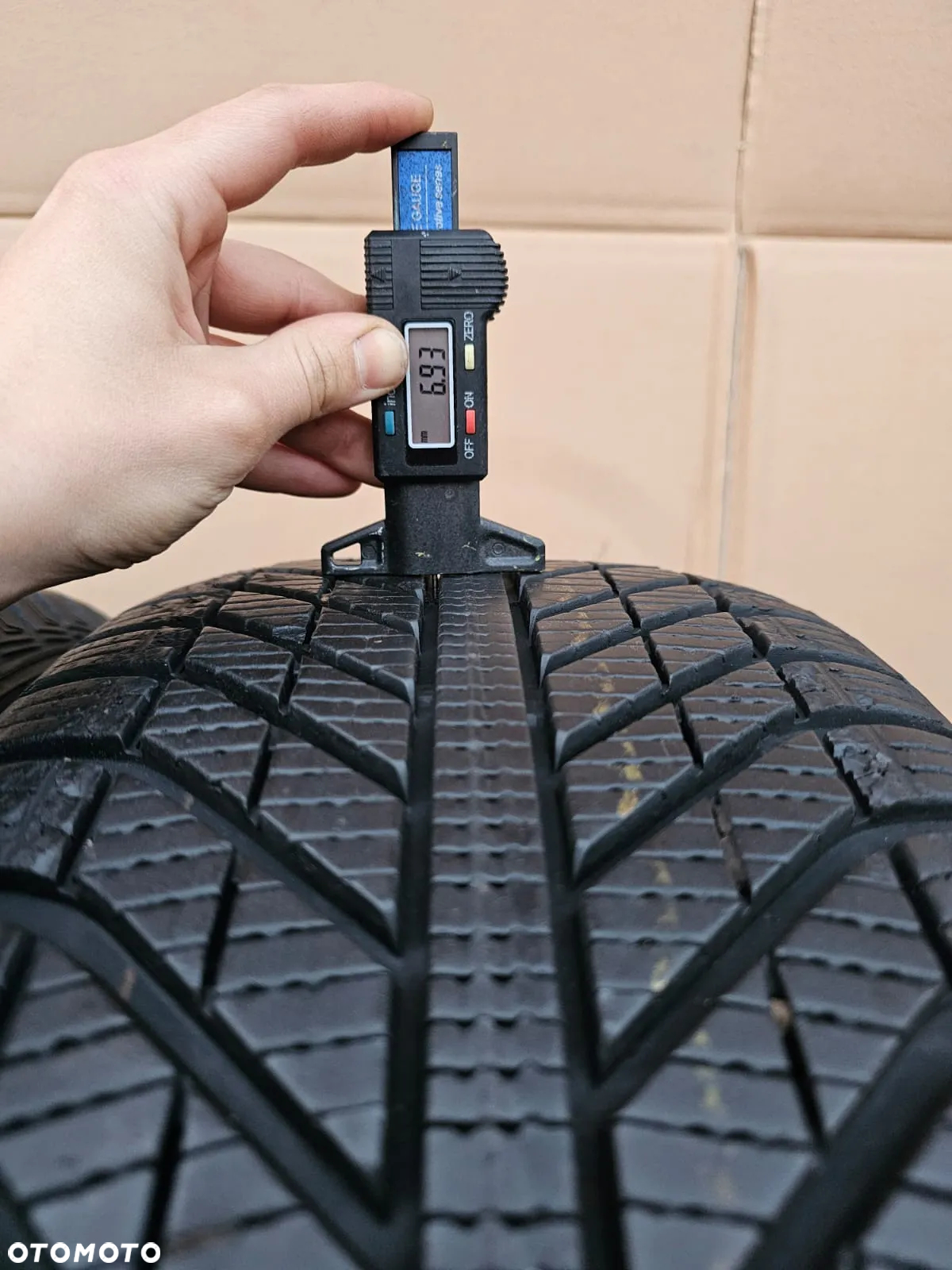 (O77) 225/50R17 98V 6,5mm 17-15r / GoodYear Vector 4Seasons - 5