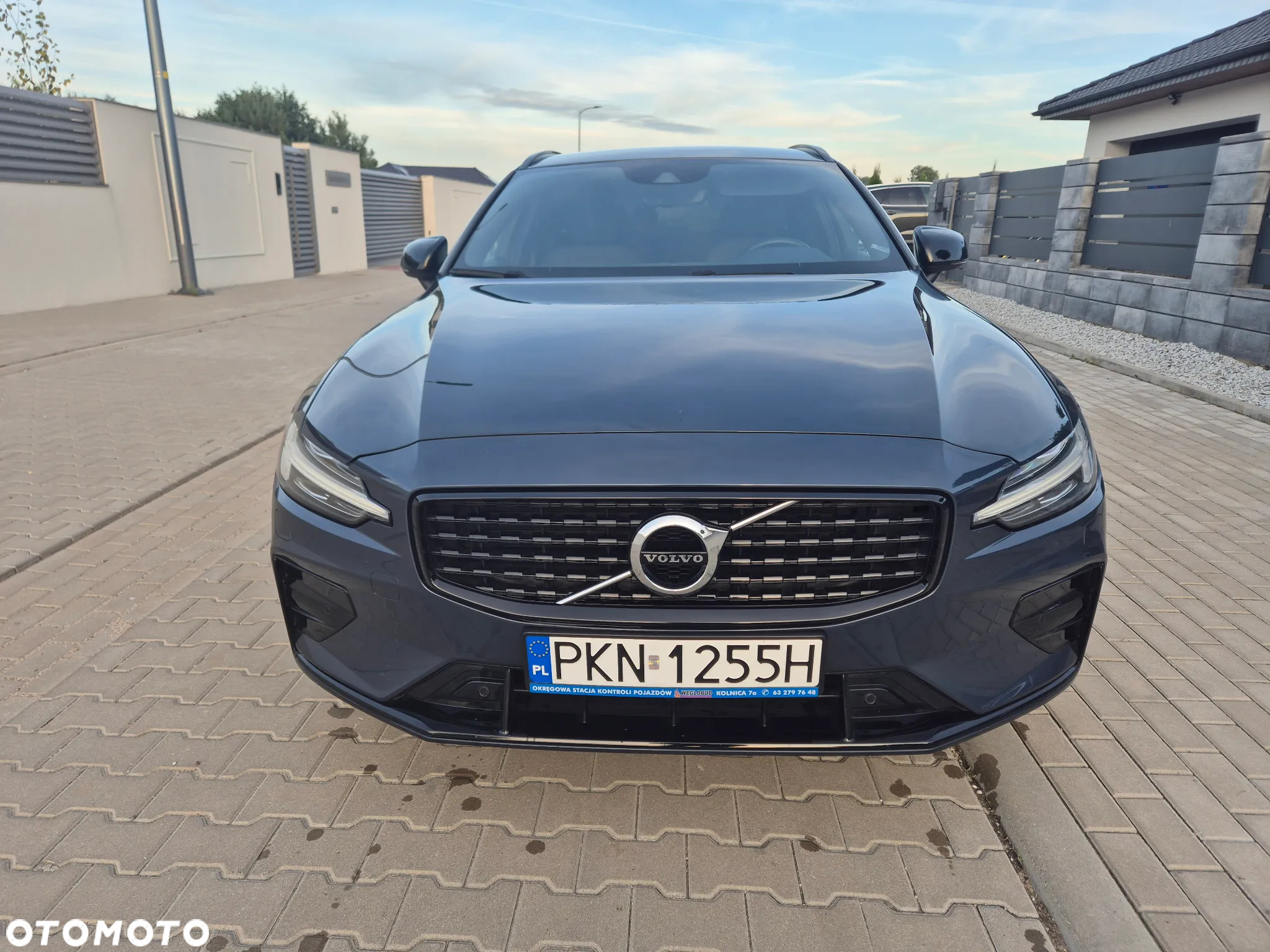 Volvo V60 T4 Momentum Pro - 2