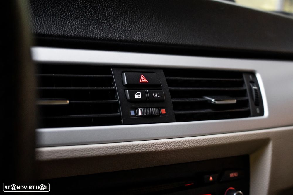 BMW 320 d Auto - 26