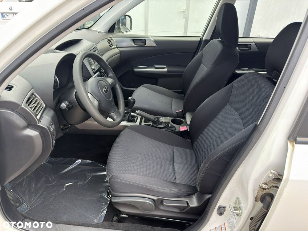 Subaru Forester 2.0X Trend - 10