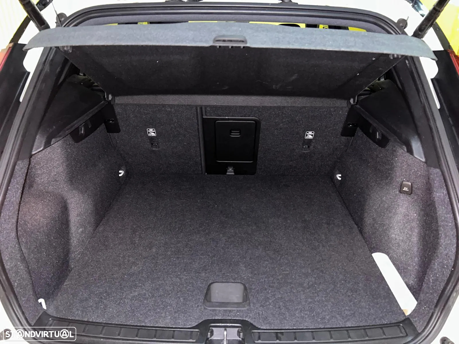 Volvo XC 40 1.5 T5 PHEV R-Design - 11