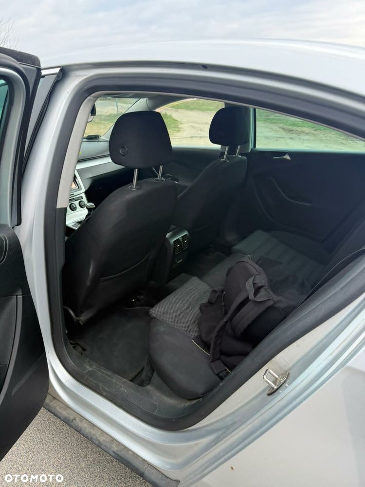 Volkswagen Passat 2.0 TDI DPF Comfortline - 6